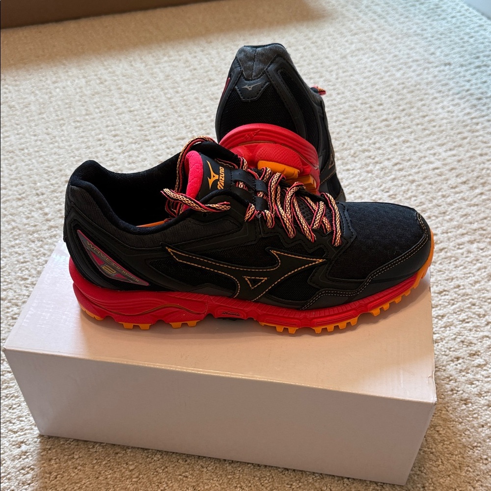 Brand New Mizuno Wave Daichi 2 Trail Running Shoes (Women’s 8) - Picture 3 of 10